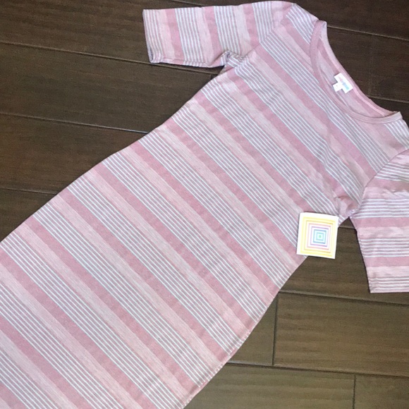 Chemise à rayures roses et blanches